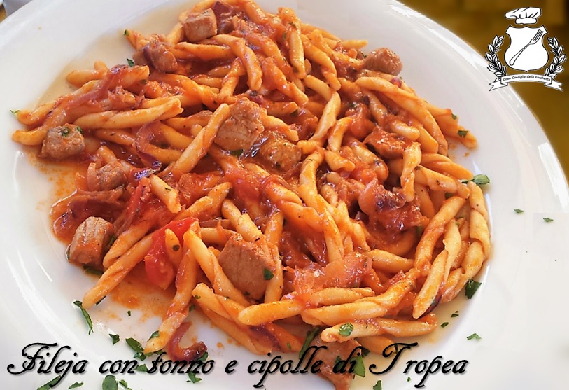 Fileja with tuna and Tropea onions